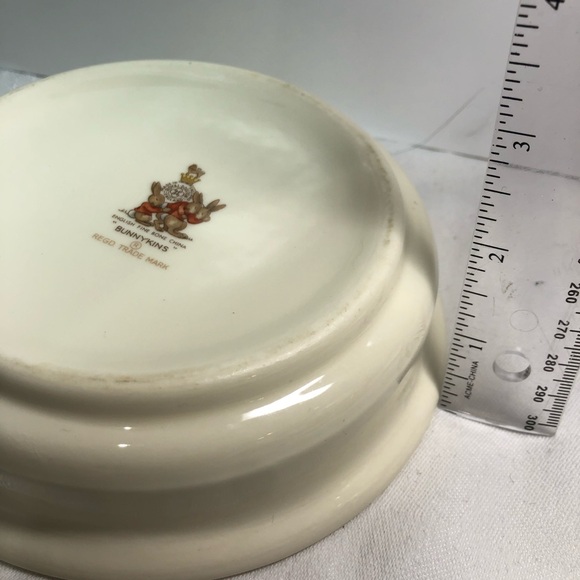 Vintage Royal Doulton Bunnykins 6" Child's Plate/ Bowl - Apple Picking - Picture 7 of 10